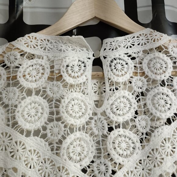 🌸 **Effortless Elegance with Adiva's Lace Flutter Sleeve Shirt!** 🌸 - Picture 5 of 5